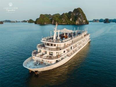 Du thuyền 5* ngủ đêm Ambassador - Giá 3,550 triệu/người