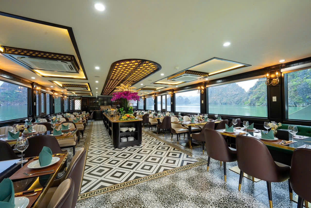 Phòng ăn sang trọng