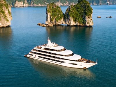 Du thuyền Scarlet Pearl Lan Hạ